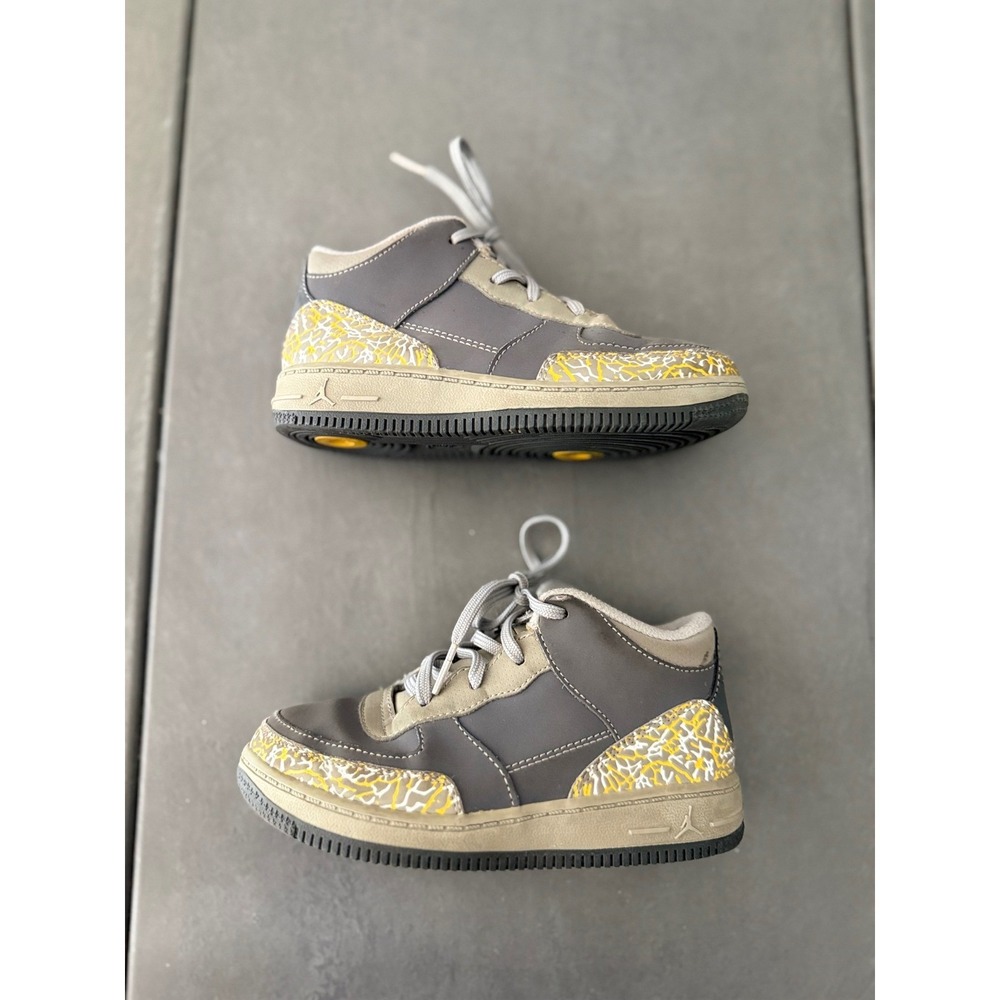 Jordan Flight 23 Cool Grey Del Sol Yellow Elephant Print 323949-071 Kids 10C